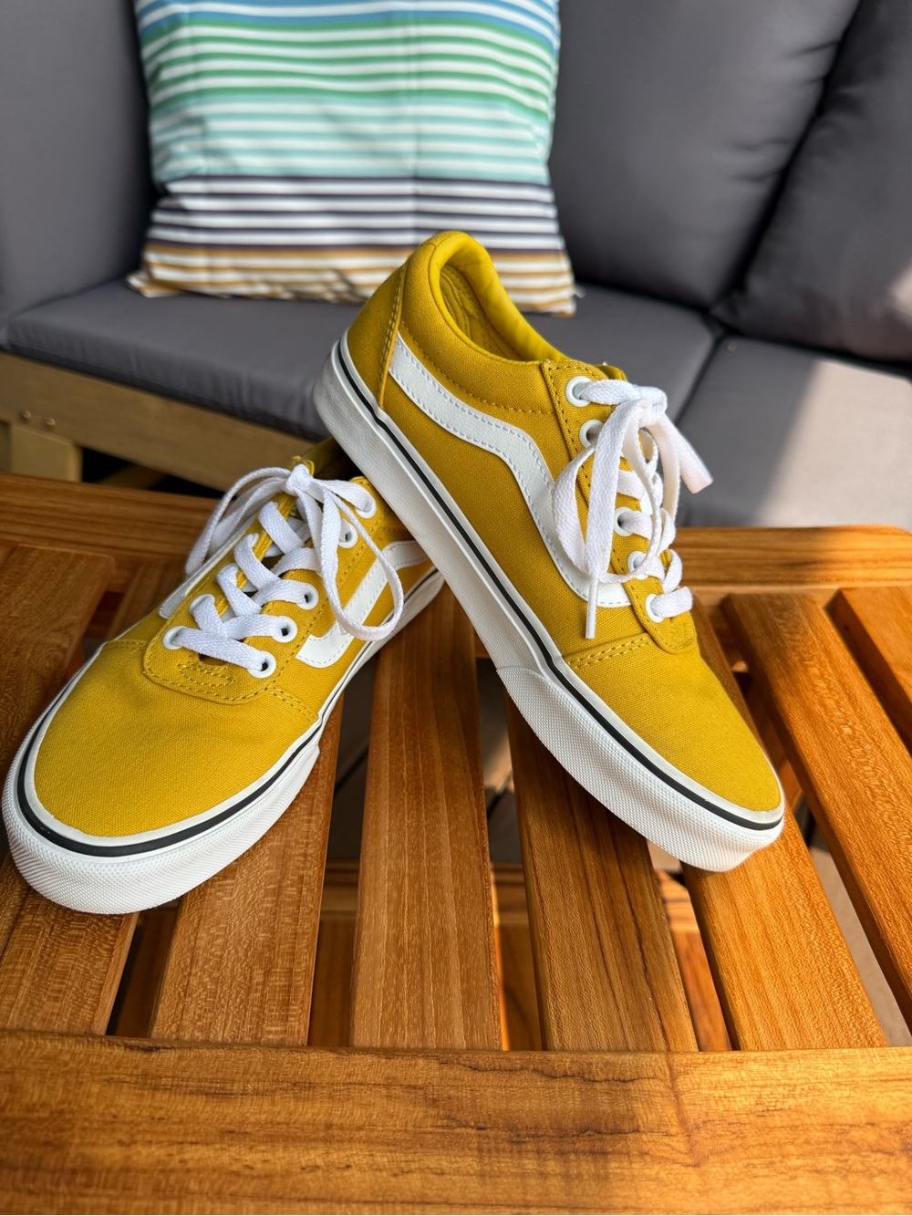 Vans Ward Old Skool Low Top Mustard Yellow and White Sneakers Womens 6.5